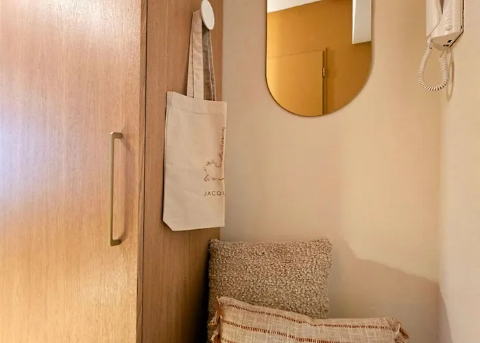 Le Jacquard Type 2 Proche Des Halles * Ναρμπόν