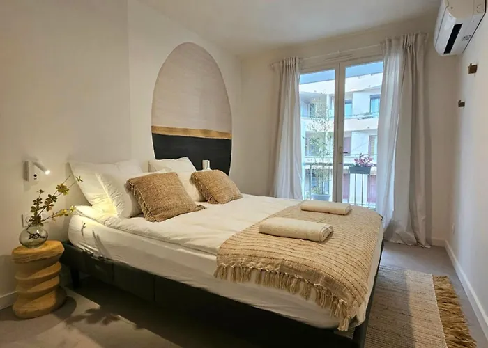 Le Jacquard Type 2 Proche Des Halles Apartment Narbonne